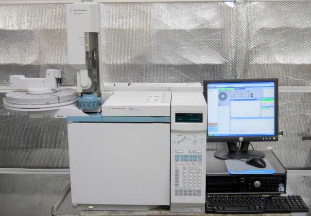 6890N GC Gas Chromatograph with 7683 Autosampler